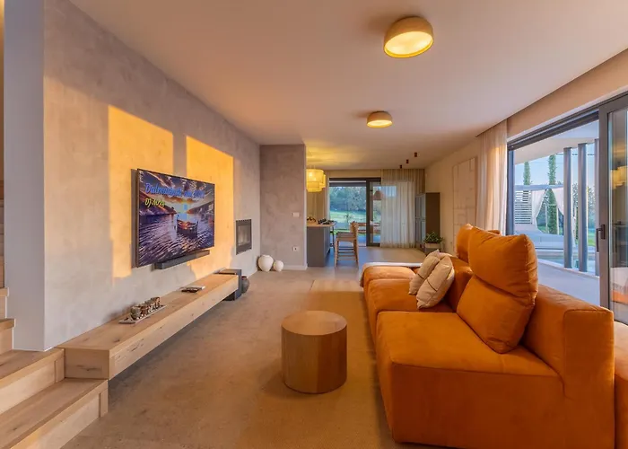 Sella Marron Villa Selina