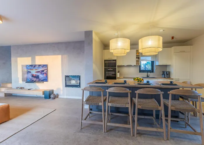 Villa Sella Marron Selina