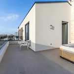Sella Marron Villa
