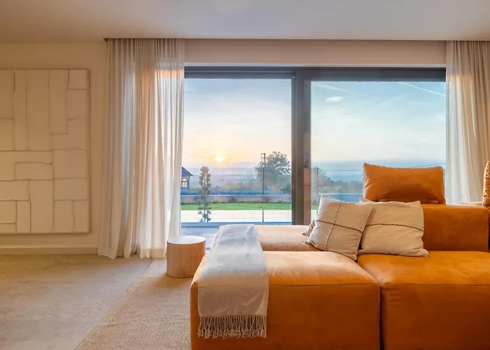 Sella Marron Villa *